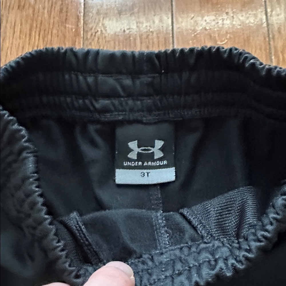 Under Armour toddler boy pants, size 3T - Picture 2 of 4